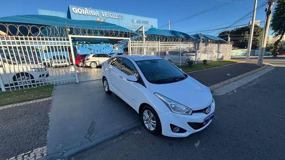 HYUNDAI HB20S 1.6 COMFORT PLUS 16V FLEX 4P AUTOMÁTICO HYUNDAI HB20S 1.6 COMFORT PLUS 16V FLEX 4P AUTOMÁTICO